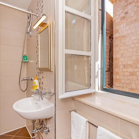 Apartment Roko House *